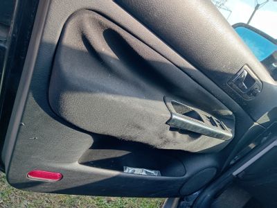 Golf 4 levé přední dveře - náhled 2