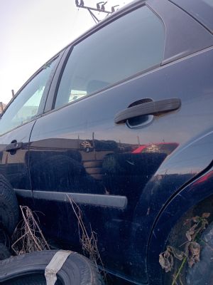 Ford Focus levé zadní dveře