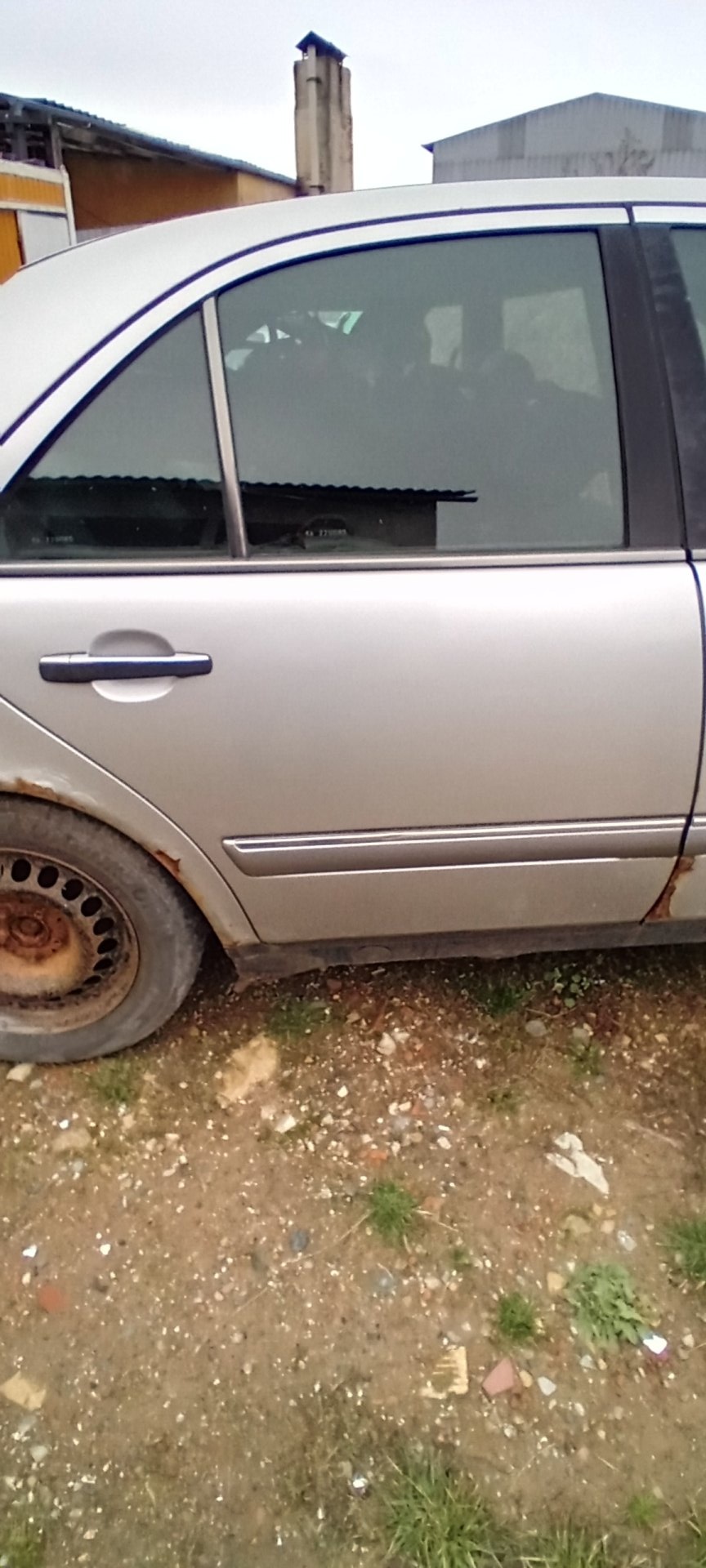 Mercedes-Benz w210 zadní pravé dveře