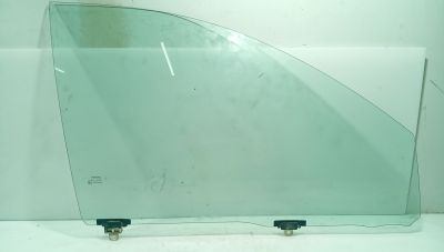 Boční přední sklo pravé Toyota Yaris 681100D020