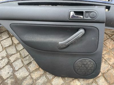 Výplň dveří zadní pravá VW Golf 4 1J4867212
