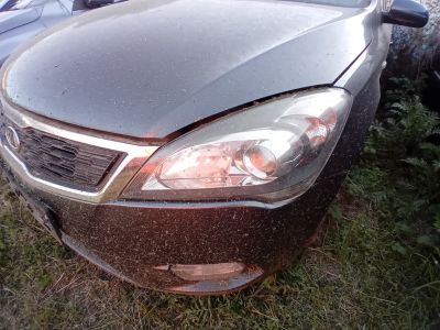 Kia cee'd – přední světlomet levý